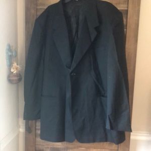 Men’s suitcoat. Black size 52L